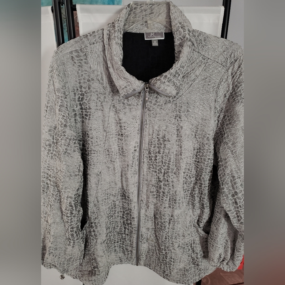 Women's plus front zip up jacket